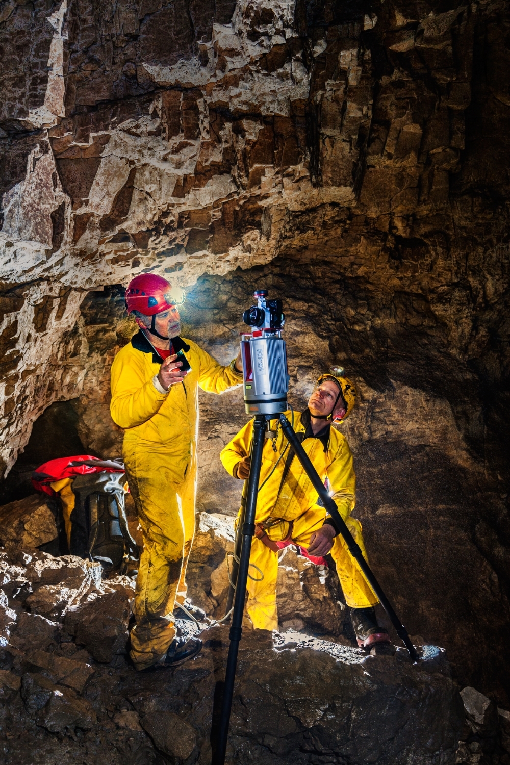 3D Mapping the world's largest cave chambers