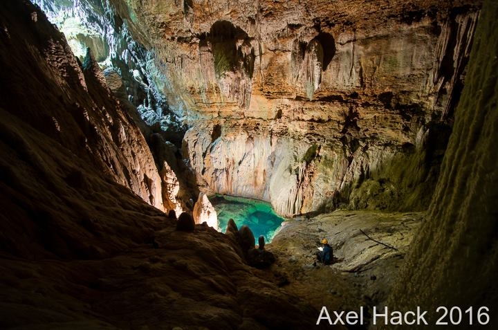 The Caves of the Kosua - Exploring the Darai Plateau in the Southern Highlands of Papua New Guinea, December 2015 – January 2016