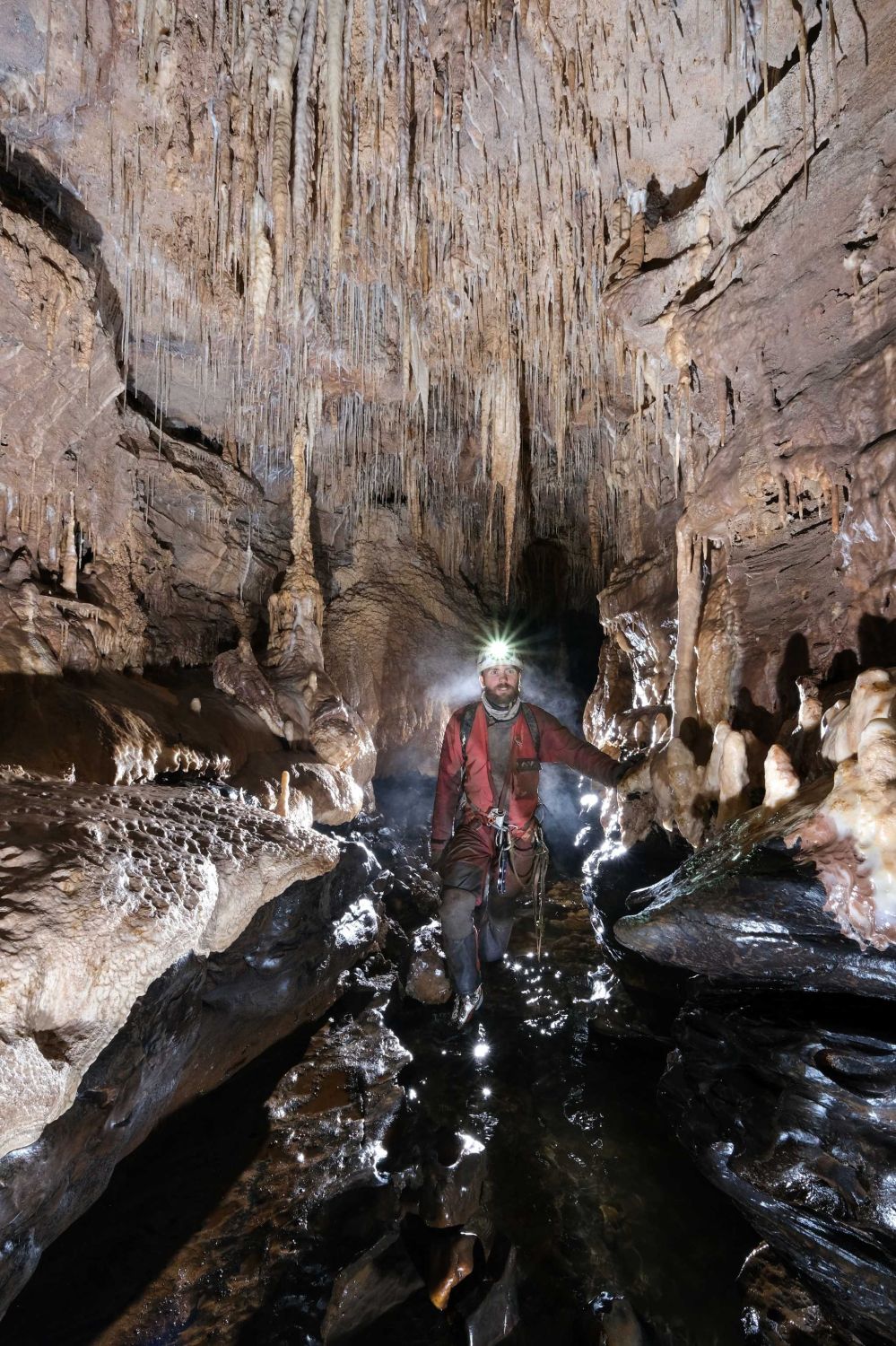 The Remote Pico del Oro Plateau in North Peru: Searching for Caves in 2,800m Deep Limestone