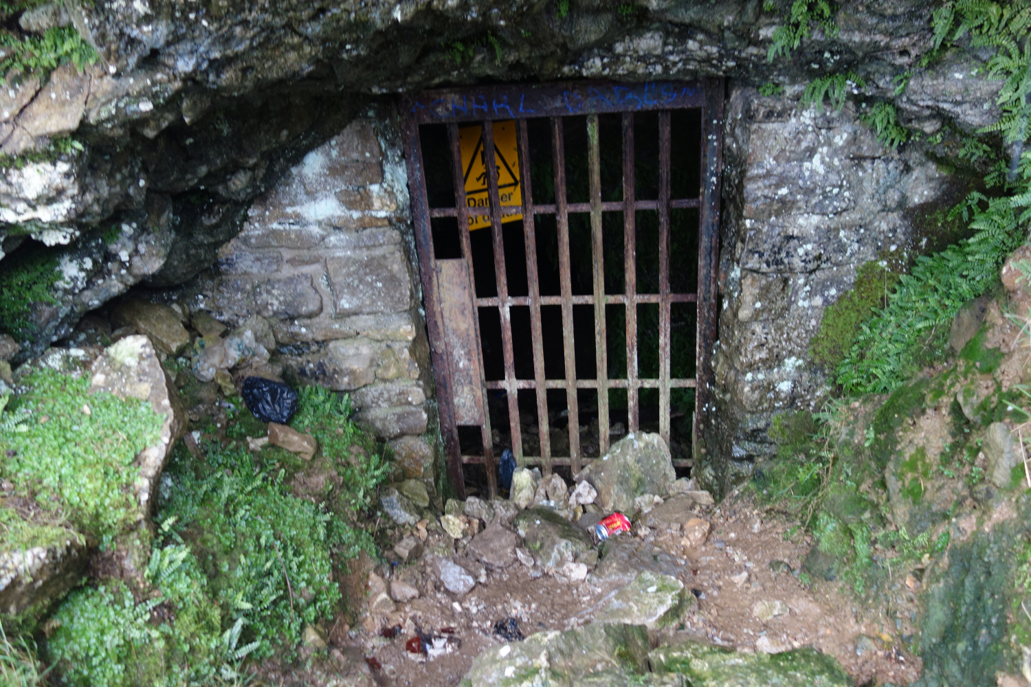 Reasons for, and perceptions of access restrictions to caves and recreational mines within the mainland Britain