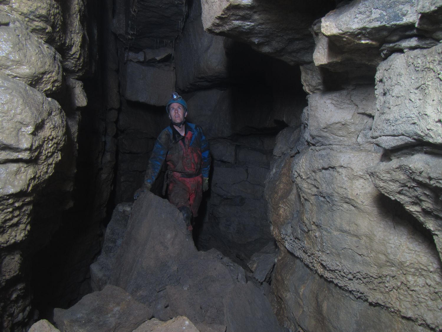 5 km of new cave in the dales: an a-mazing search for a missing master cave